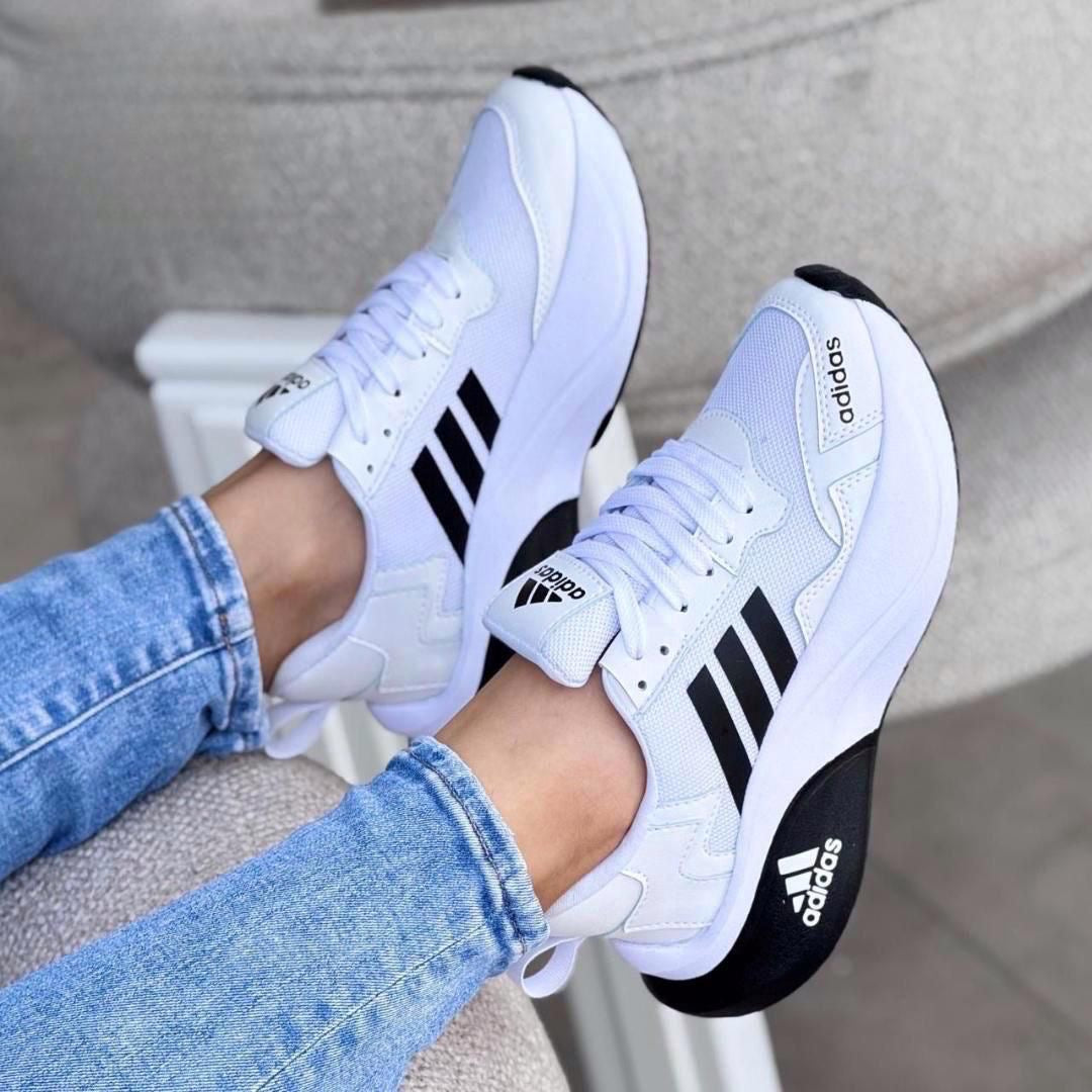 Tenis Ady