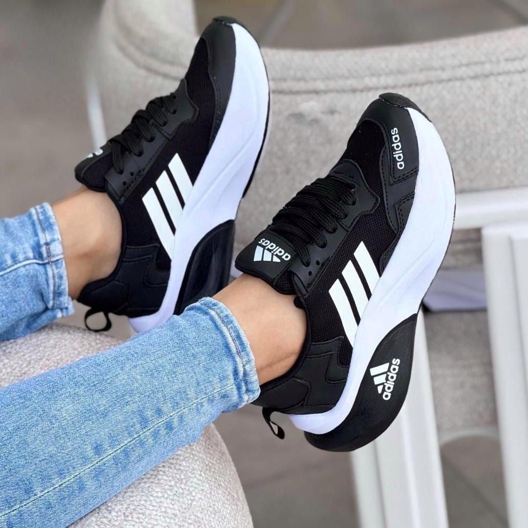 Tenis Ady