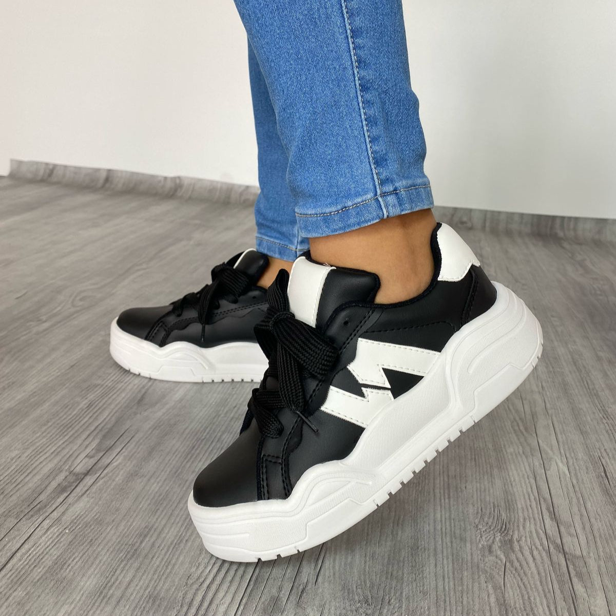 Tenis Noah